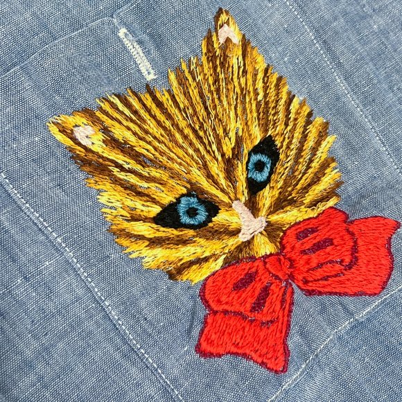 Vintage 1970s Chambray Button Down Shirt | Embroidered Floral + Cats Women's M/L - Picture 5 of 13